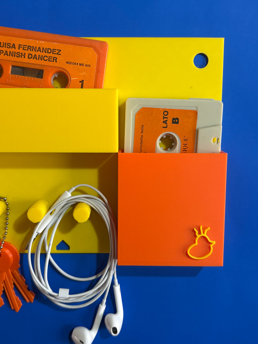 Porte-clés mural KeyNest jaune et orange, imprimé en 3D